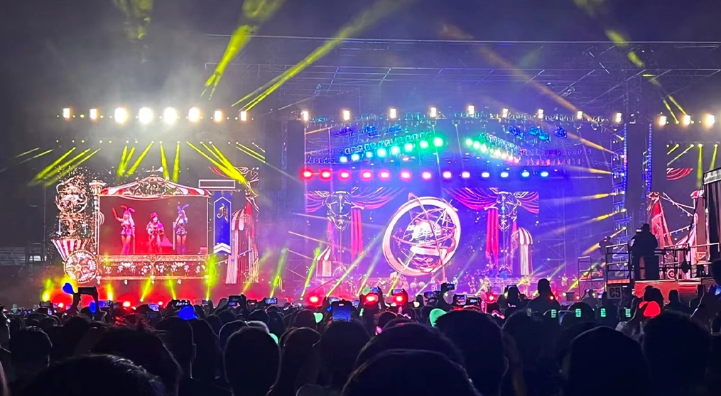 PG国际LED冰屏和荧光棒系列产品“嗨爆”周杰伦悉尼演唱会！